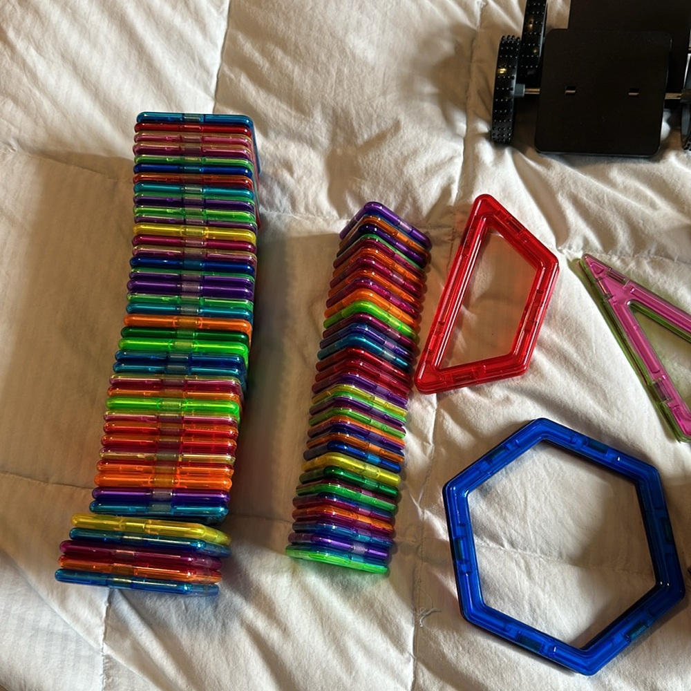 Magnets - Picture 3 of 3